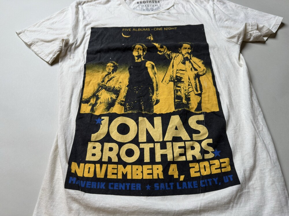 Jonas Brothers Shirt Mens Medium Concert Tour Maverik Center Salt Lake City 2023